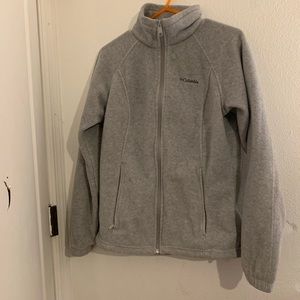 Women’s Columbia sweatshirt🤩